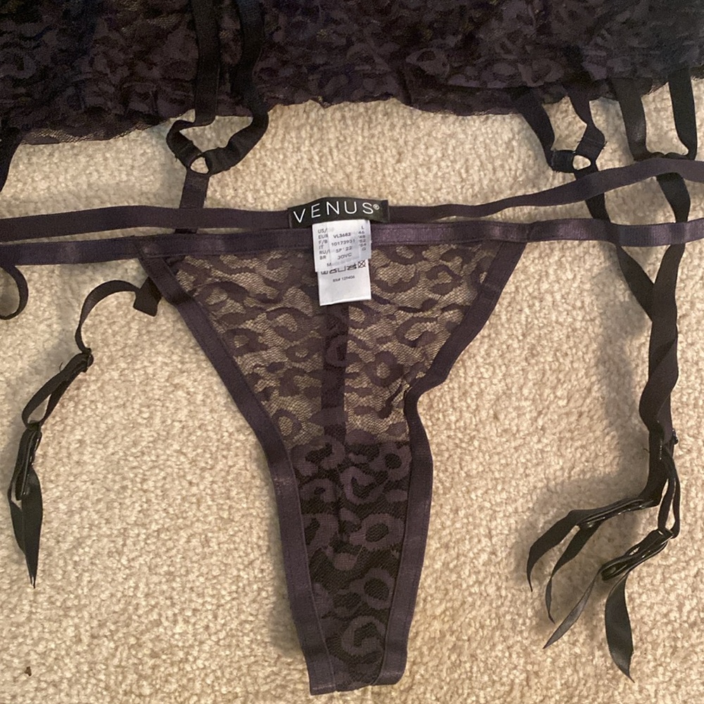 Venus New in bag size medium/large lingerie - Picture 3 of 10